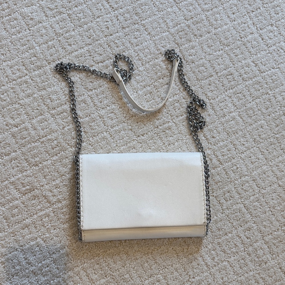 Elegant White Chain Strap Crossbody Bag